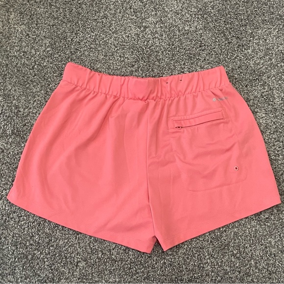 Columbia Pants - Women’s Columbia sportswear shorts. Size medium.